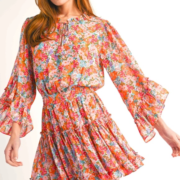 Lisa Dress - Picture 2 of 9